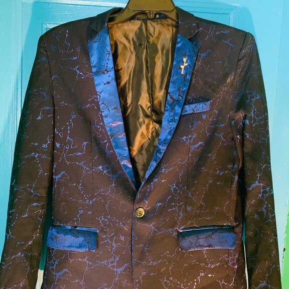 Blazer - Picture 2 of 4